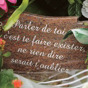 inscription plaque funeraire